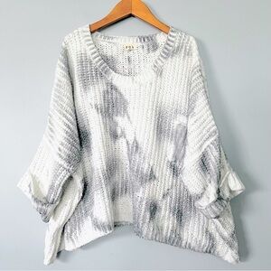 POL Women's Gray and White Knit Top